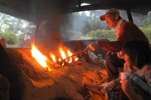 Firing your pottery work in the oldest climbing kiln in Tamba yaki (May2-4, 2022)