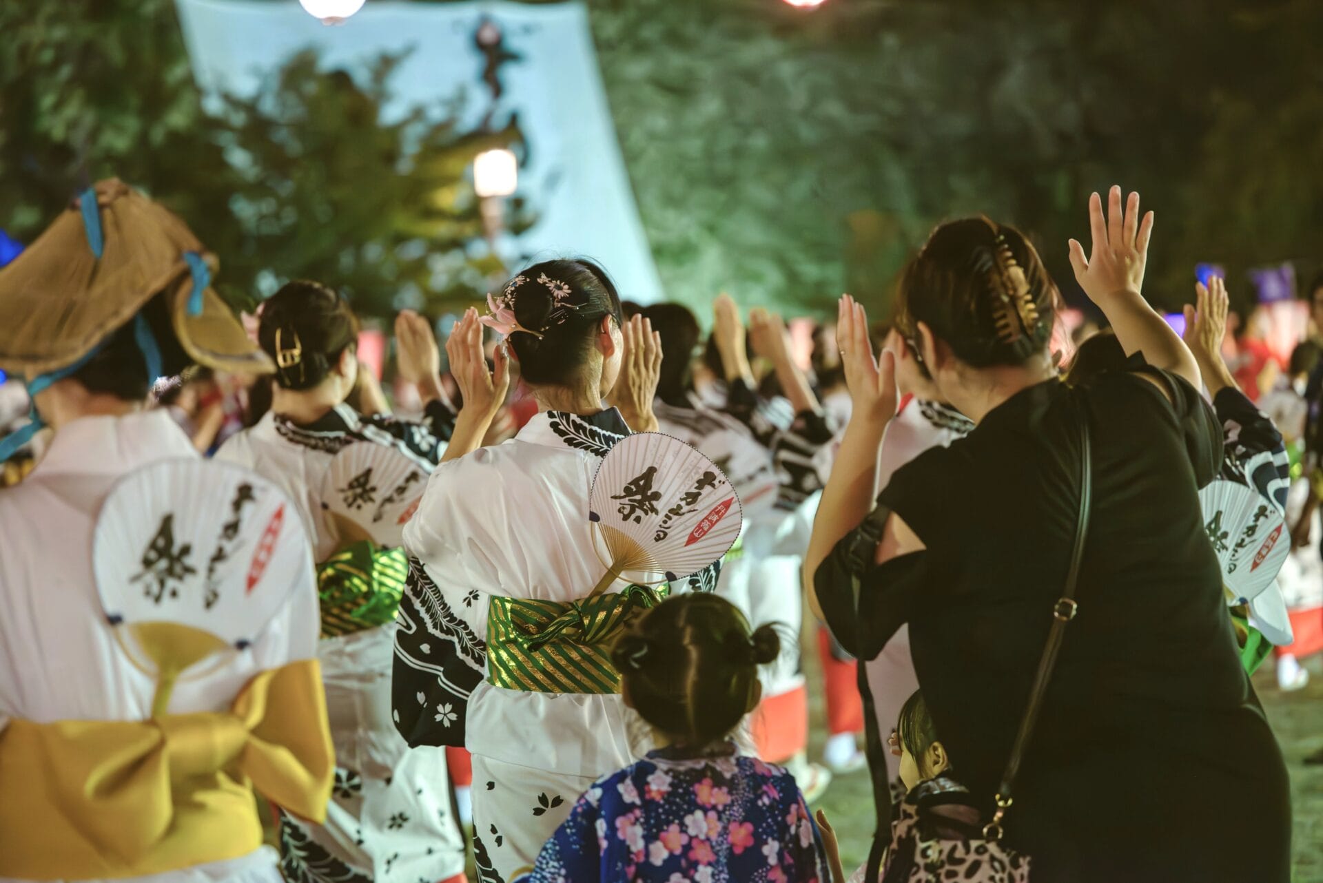 Shall we dance? “Dekansho-Odori” with Tambasasayama World Expo Team